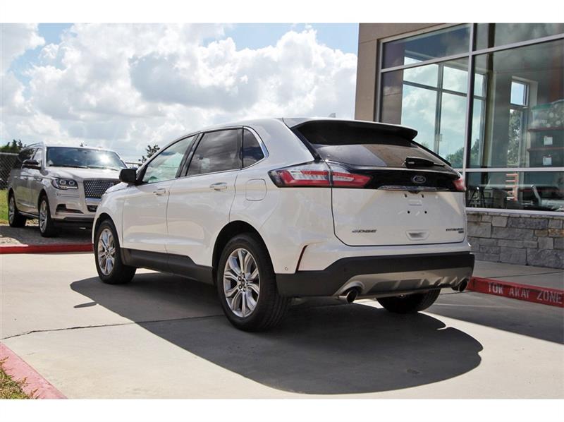 2020 Ford Edge Titanium photo 4