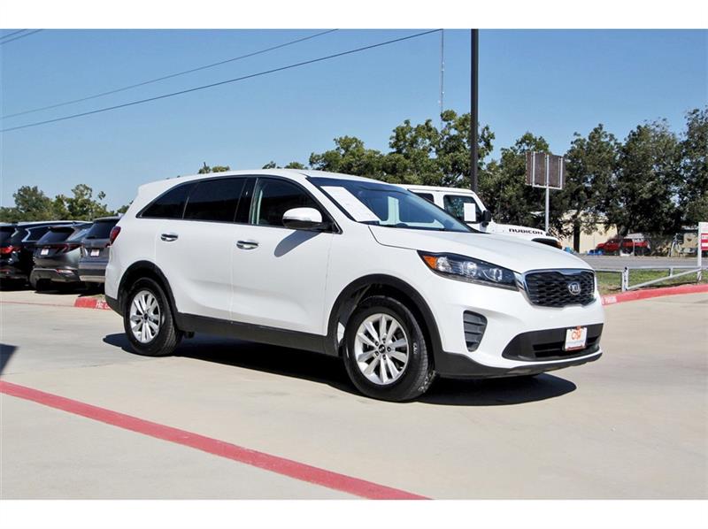 2020 Kia Sorento LX photo 2