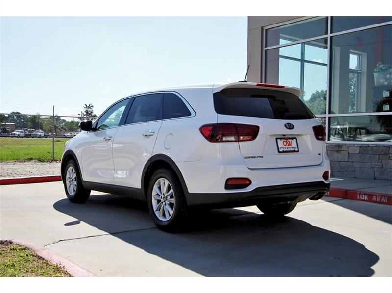 2020 Kia Sorento LX photo 3