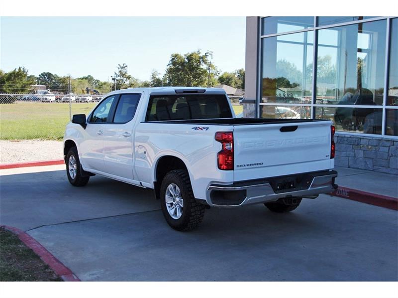 2024 Chevrolet Silverado 1500 LT photo 3