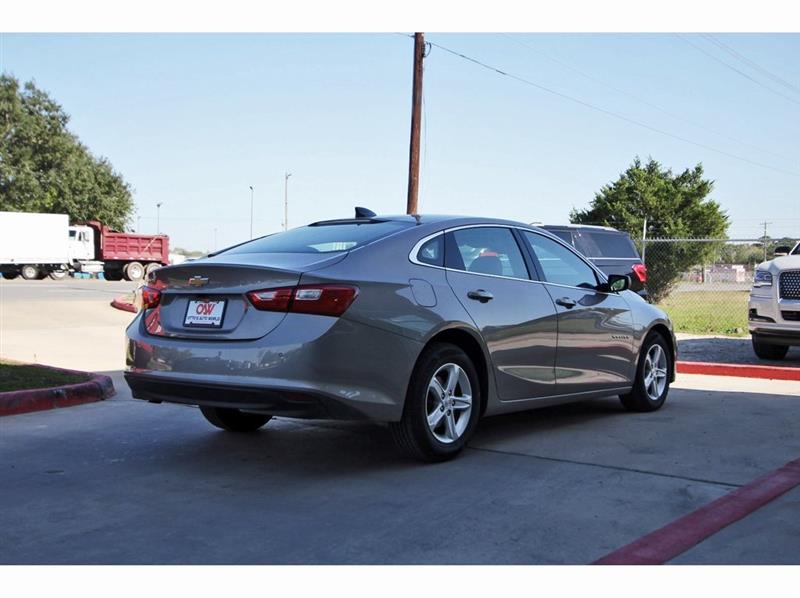 Chevrolet Malibu  2024