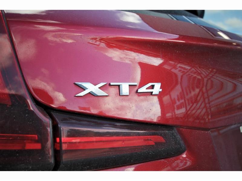 Cadillac XT4  2021