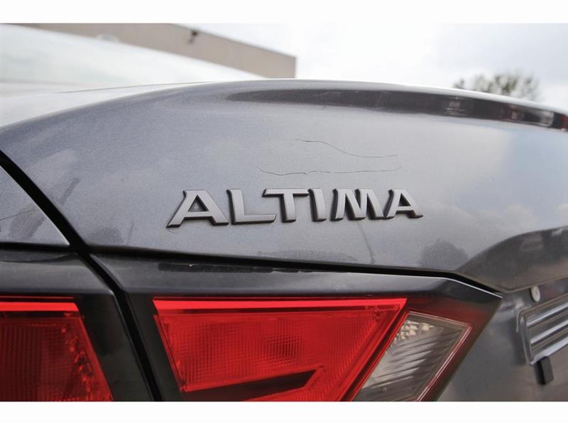 Nissan Altima  2023