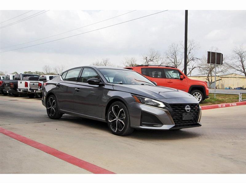 Nissan Altima  2023