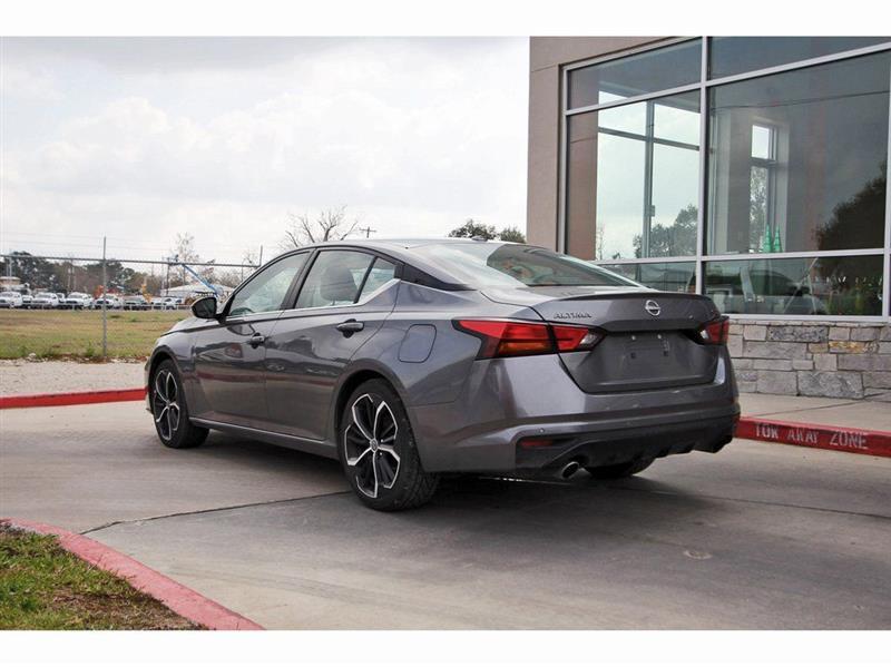 Nissan Altima  2023
