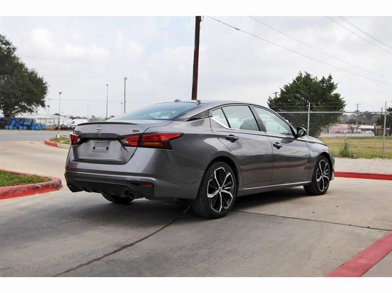 Nissan Altima  2023