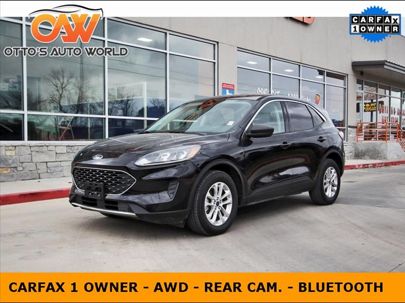 2022 Ford Escape SE's photo