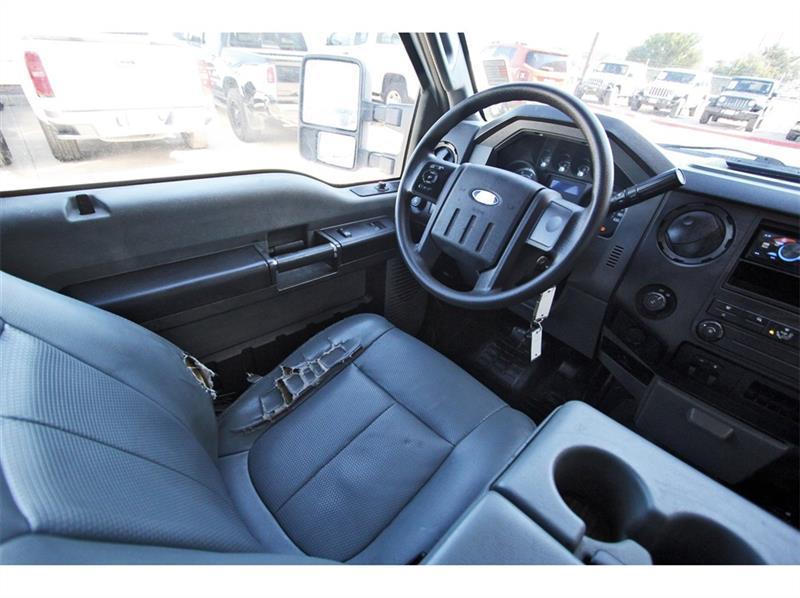 Ford Super Duty F-350 SRW  2011