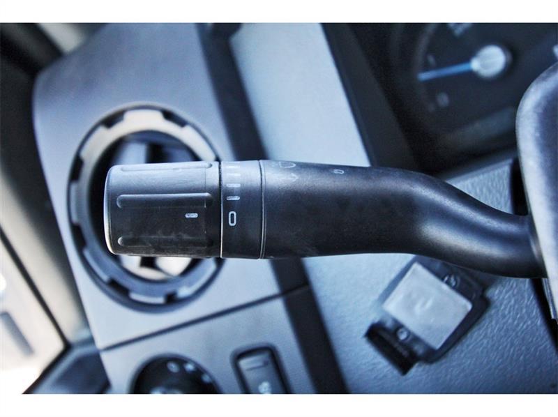 Ford Super Duty F-350 SRW  2011