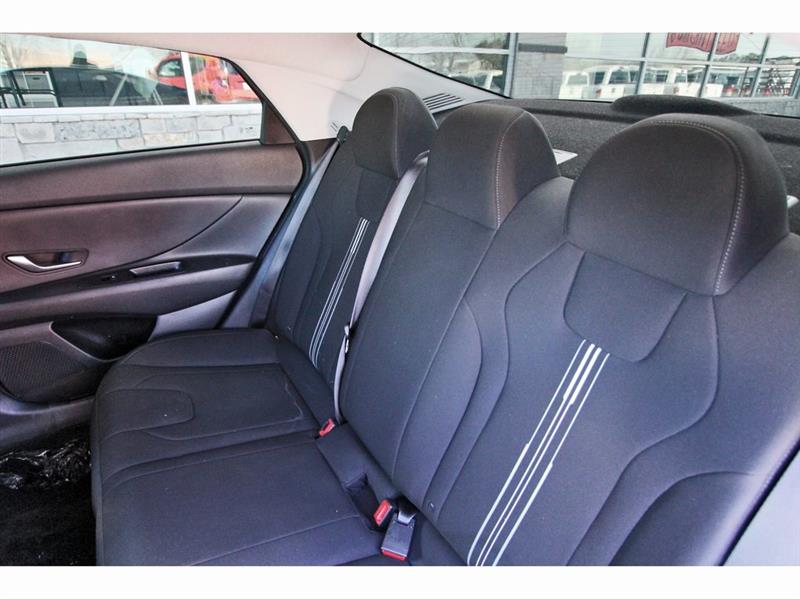 Hyundai Elantra Hybrid  2023