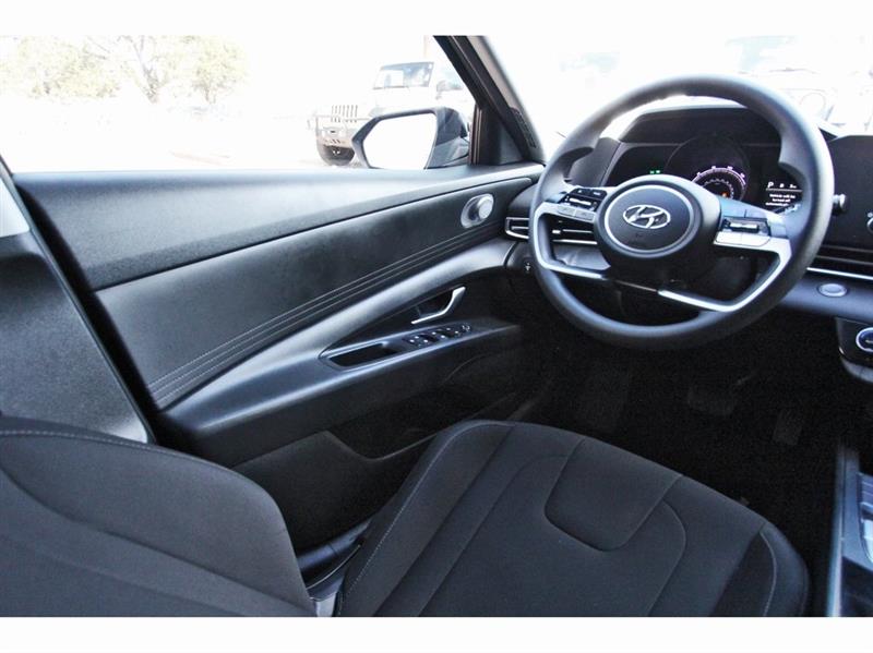 Hyundai Elantra Hybrid  2023