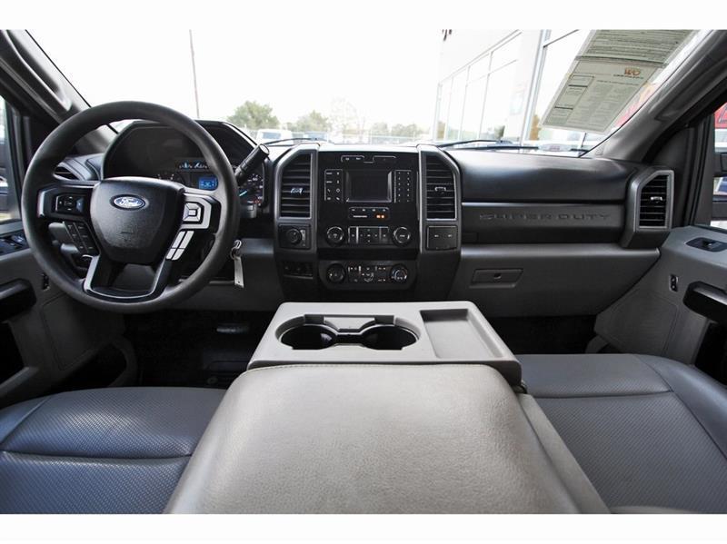 Ford Super Duty F-350 DRW  2021