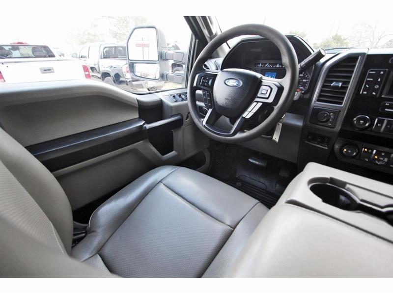 Ford Super Duty F-350 DRW  2021