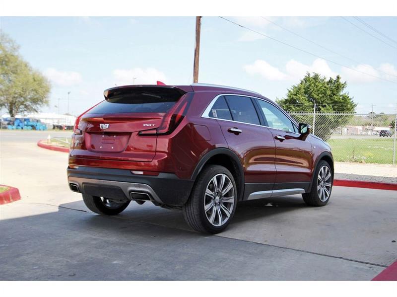 Cadillac XT4  2021
