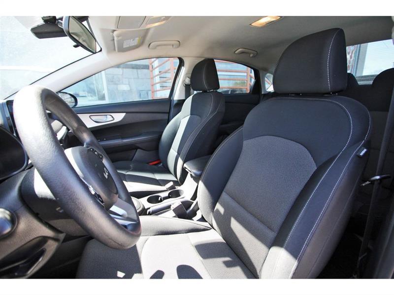 2023 Kia Forte LX - Photo 6