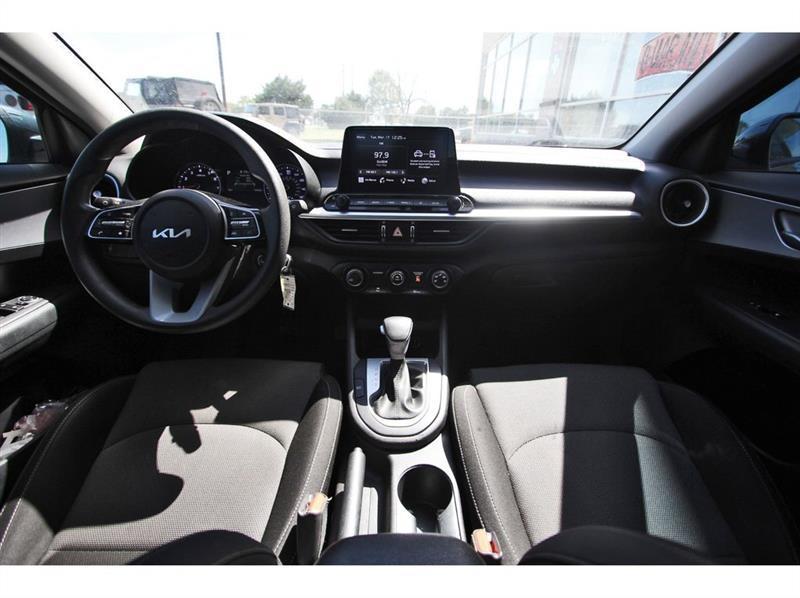 2023 Kia Forte LX - Photo 7