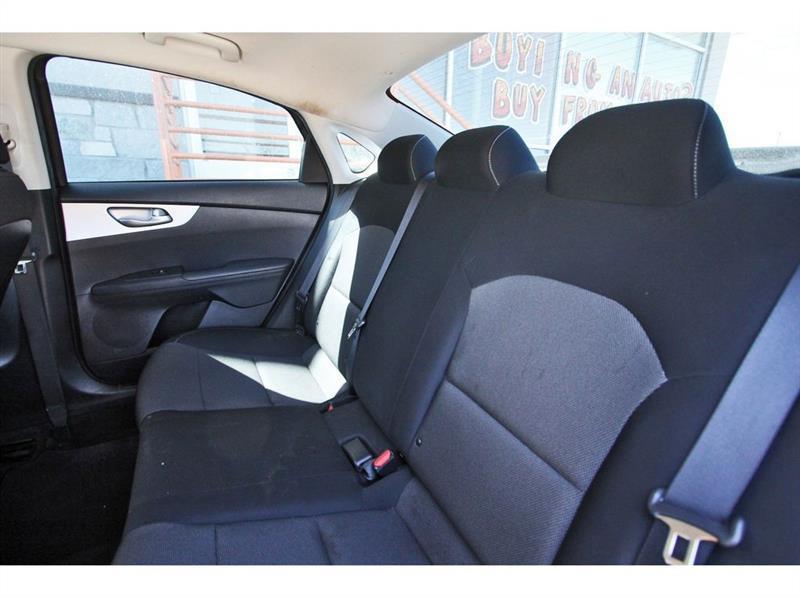 2023 Kia Forte LX - Photo 11