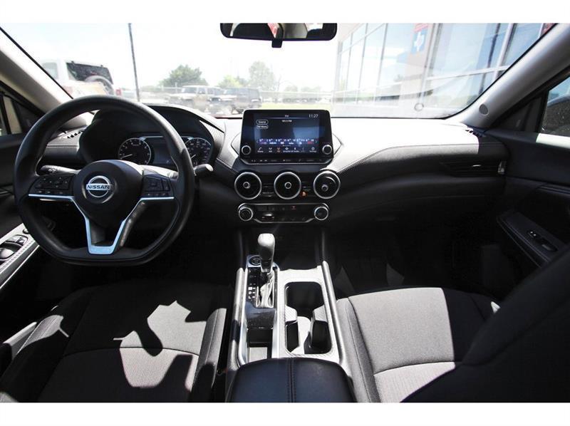 Nissan Sentra  2023