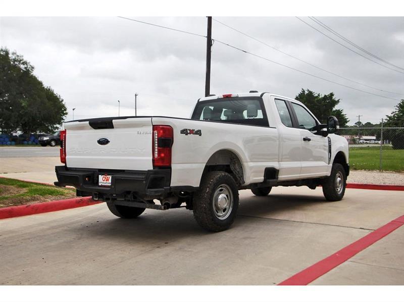 Ford Super Duty F-250 SRW  2023