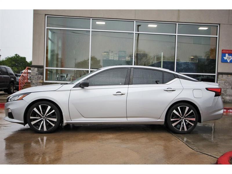Nissan Altima  2022