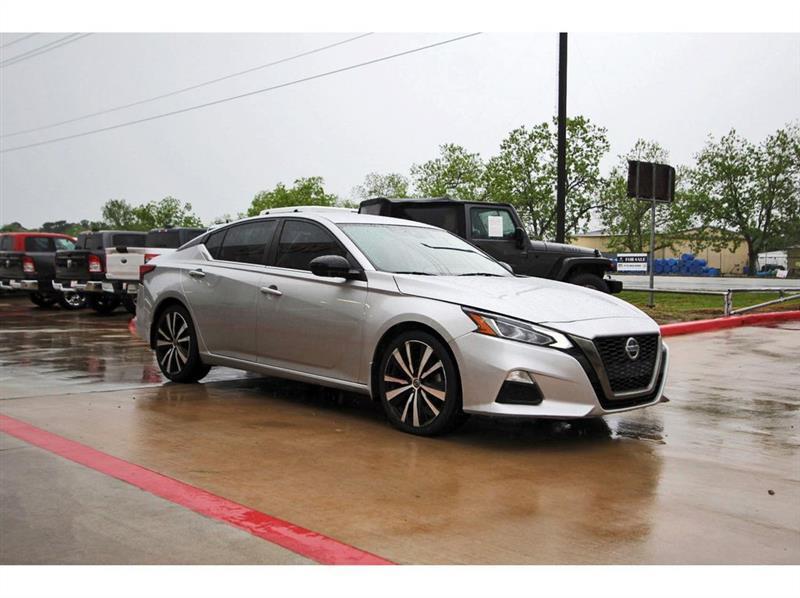 Nissan Altima  2022
