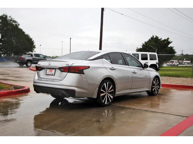 Nissan Altima  2022
