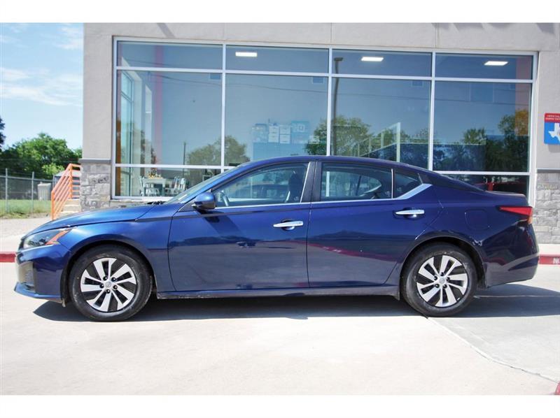 Nissan Altima  2023