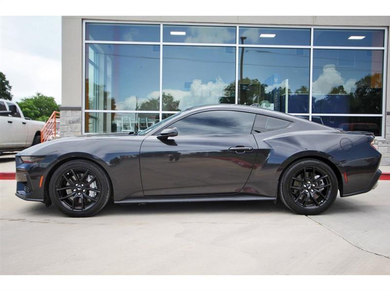 Ford Mustang  2024