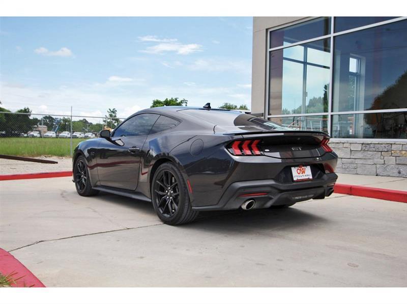Ford Mustang  2024