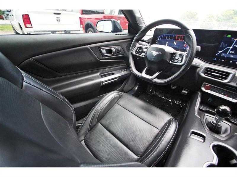 Ford Mustang  2024