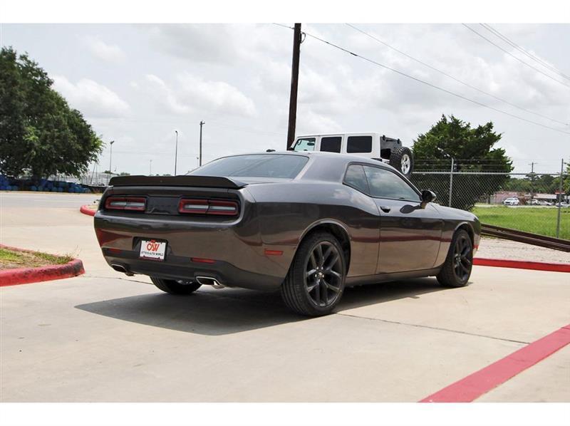 Dodge Challenger  2020
