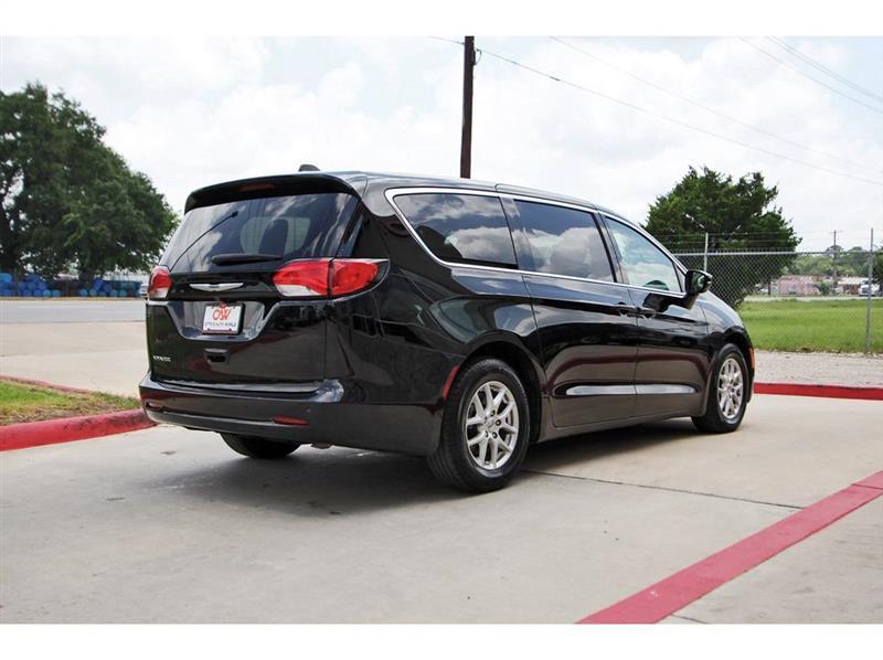 Chrysler Voyager  2024