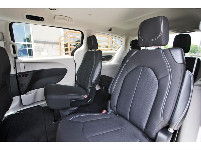 Chrysler Voyager  2024