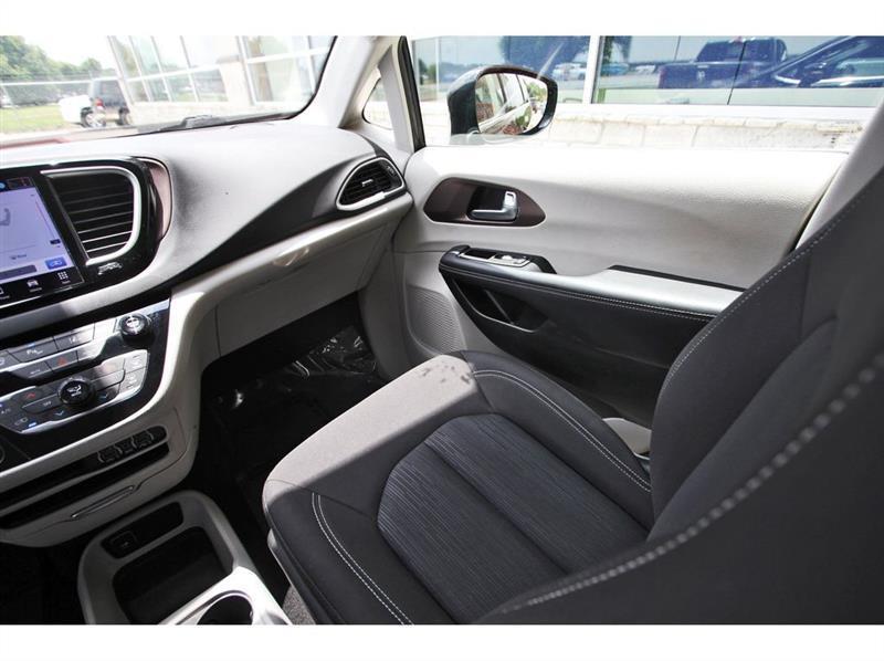 Chrysler Voyager  2024