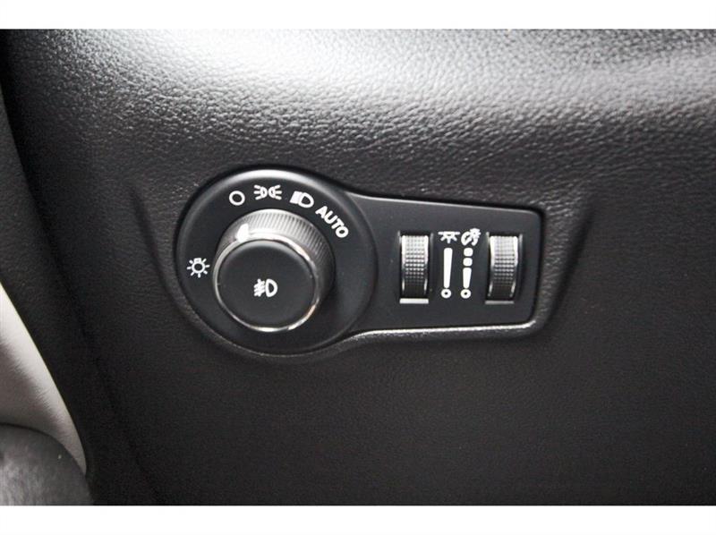 2025 Jeep Compass Limited - Photo 17