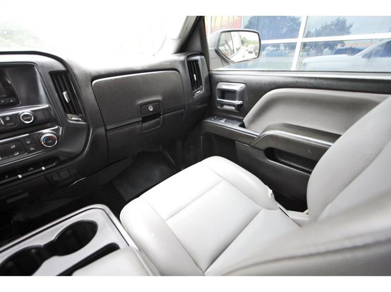 Chevrolet Silverado 2500HD Built After Aug 14  2015