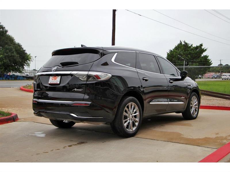 Buick Enclave  2022