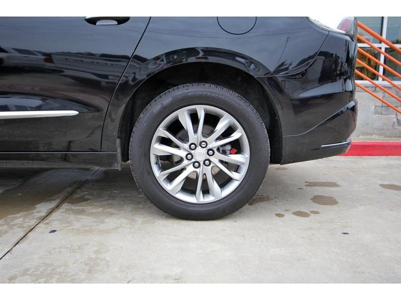 Buick Enclave  2022