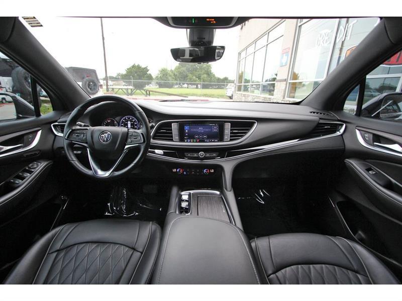 Buick Enclave  2022