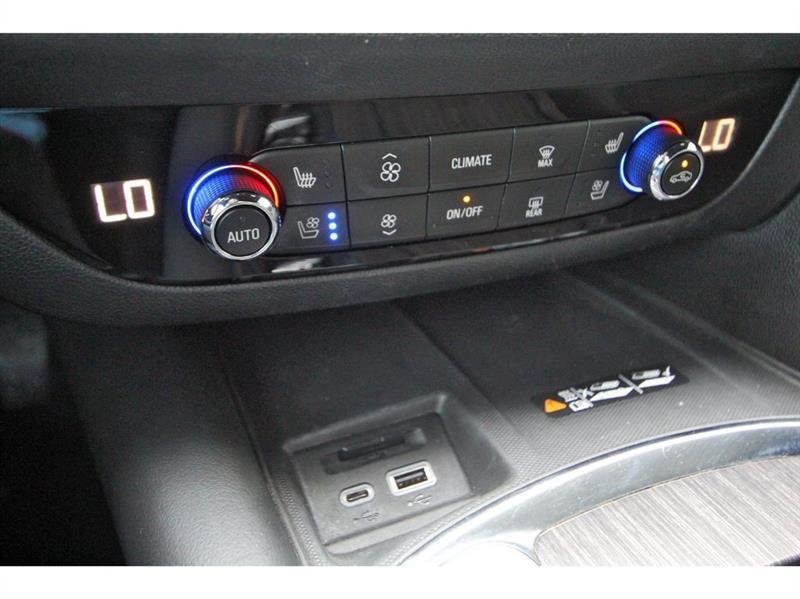 Buick Enclave  2022