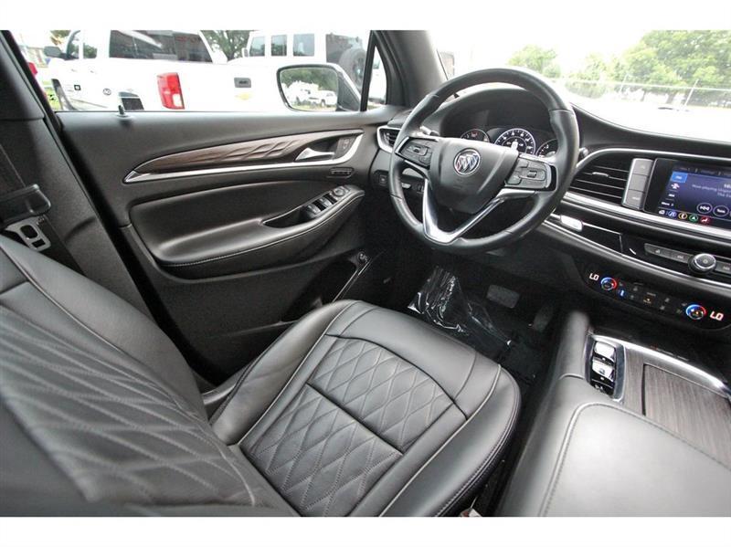 Buick Enclave  2022