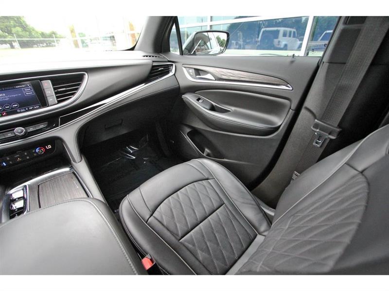 Buick Enclave  2022