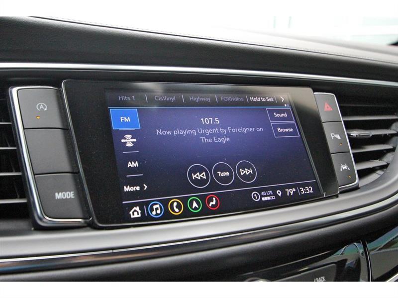 Buick Enclave  2022