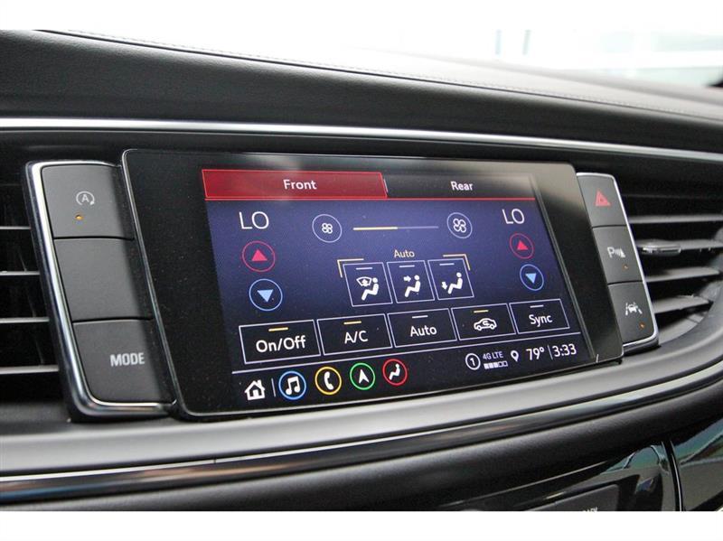 Buick Enclave  2022