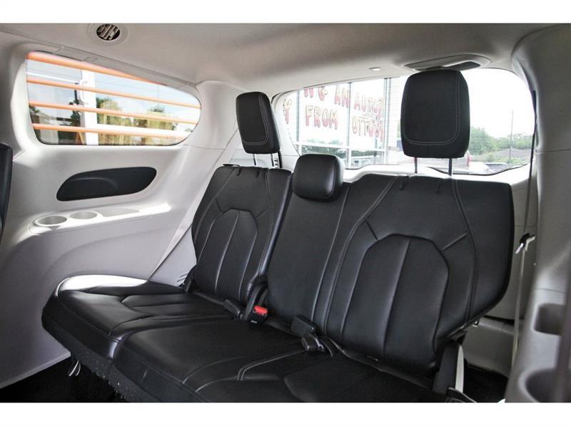 Chrysler Pacifica  2023
