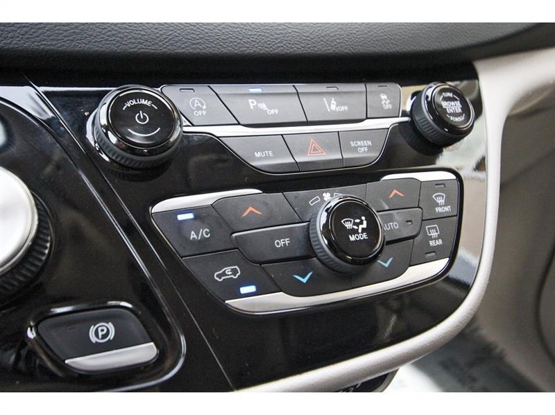 Chrysler Pacifica  2023