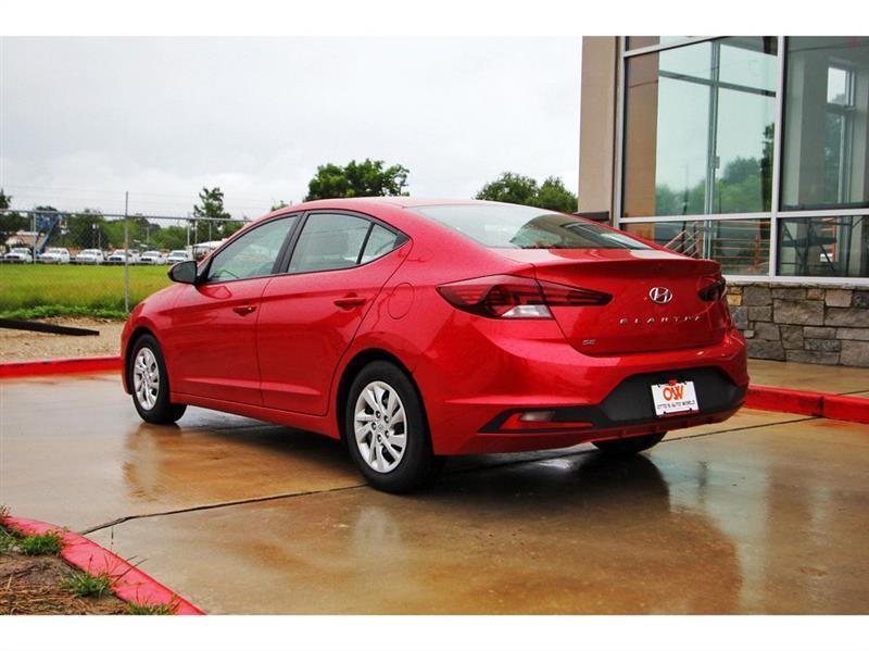 Hyundai Elantra  2020