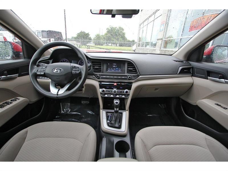 Hyundai Elantra  2020