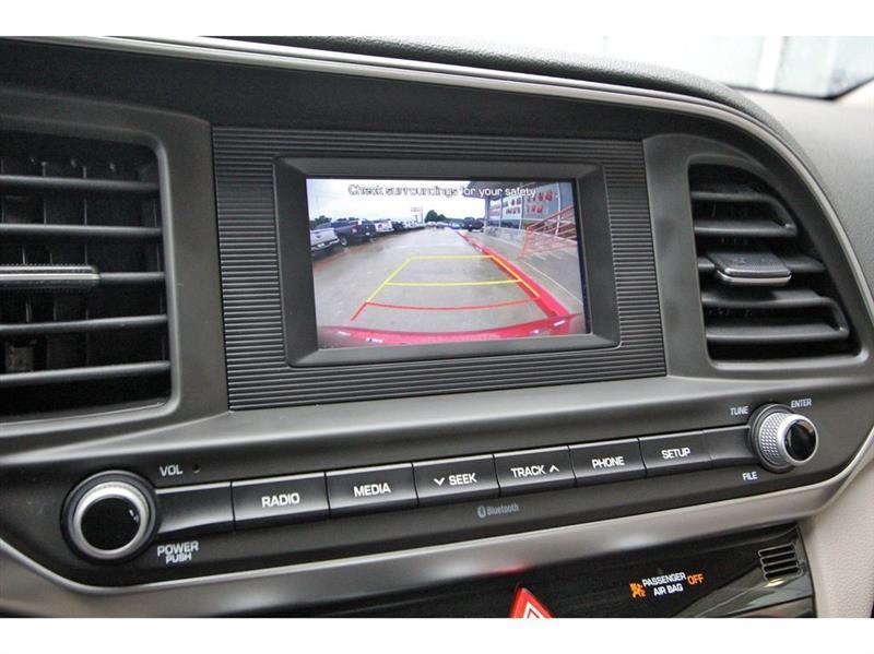 Hyundai Elantra  2020