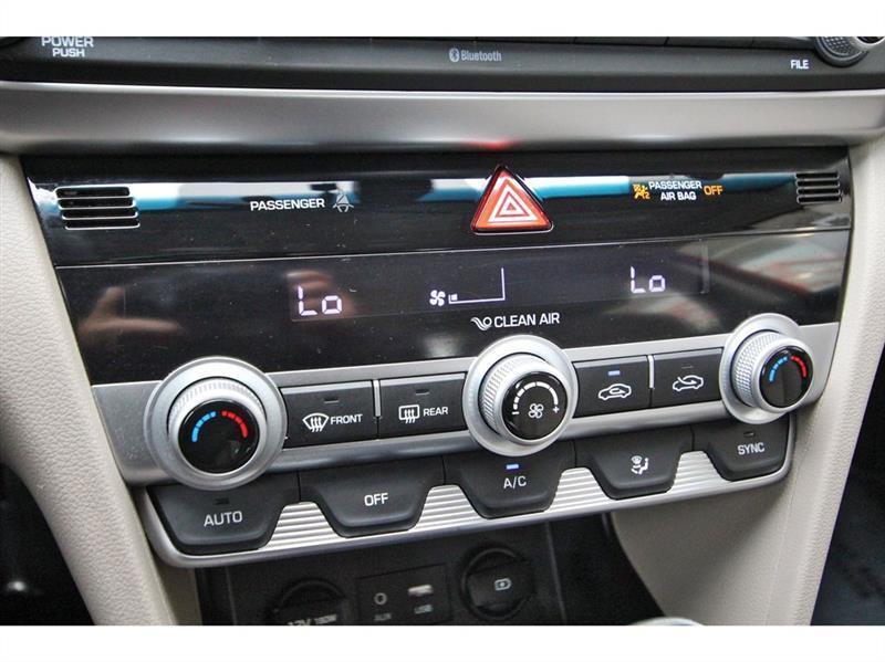 Hyundai Elantra  2020